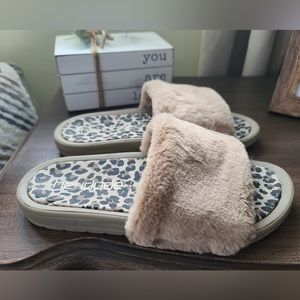 Hey Dude Peggy Sandal